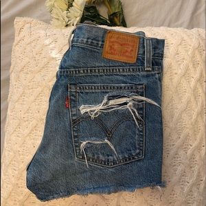 Levi’s Shorts Distressed 26W